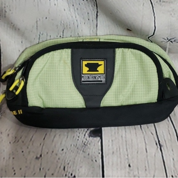 Mountainsmith Vibe II Recycled Lumbar Pack / belted Waist Bag - Picture 2 of 10